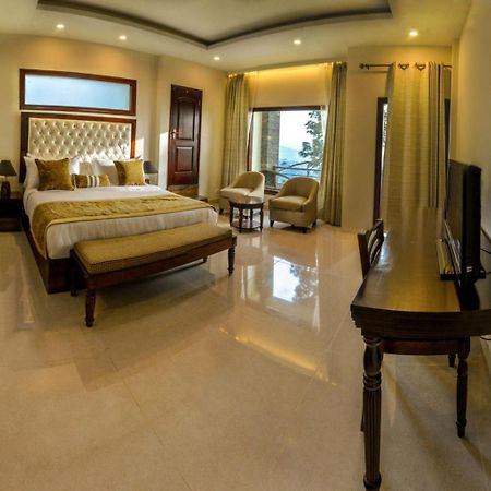 Imperial Heights Hotel Almora Exterior photo