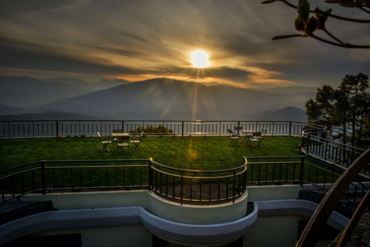 Imperial Heights Hotel Almora Exterior photo
